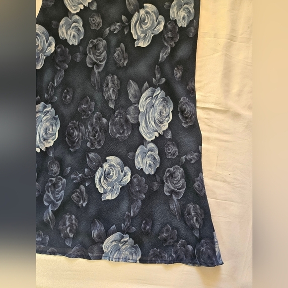 Johnnie M. Womens Blue Floral Sleeveless 2 Button Closure Maxi Dress Size 4 - Picture 2 of 12